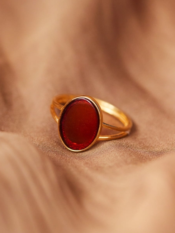 Gold-plated ring with cognac Baltic amber in warm tones