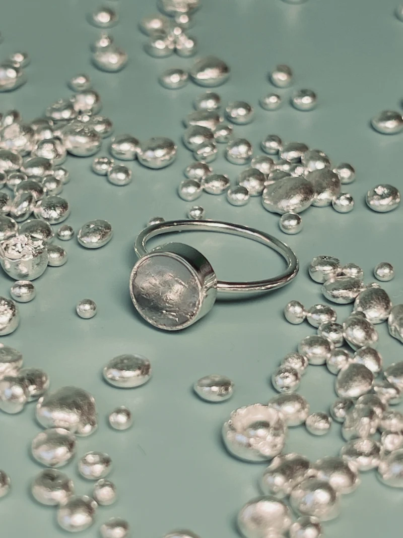 Gold and silver jewelry with meteorites
